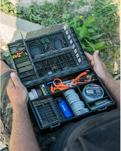FOX MEDIUM TACKLE BOX FOX MEDIUM TACKLE BOX