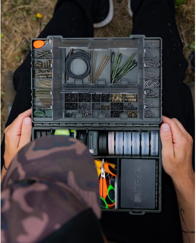 FOX MEDIUM TACKLE BOX FOX MEDIUM TACKLE BOX