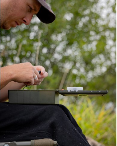 FOX LOADED MEDIUM TACKLE BOX FOX LOADED MEDIUM TACKLE BOX